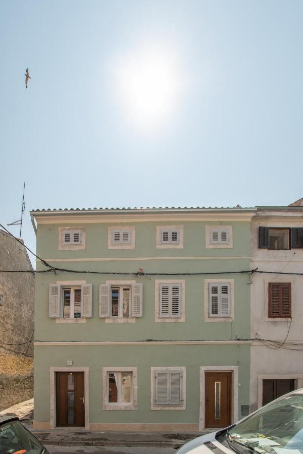 Apartments Nesatcium بولا المظهر الخارجي الصورة